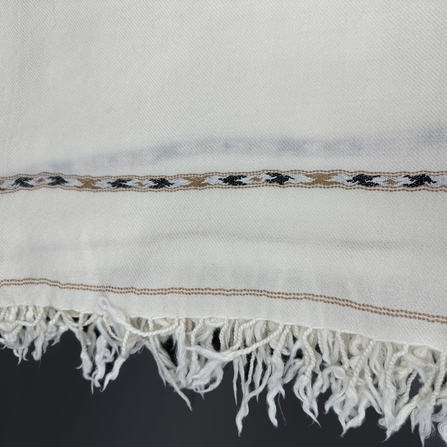 Wool Shawl Deluxe White (Islampuri)